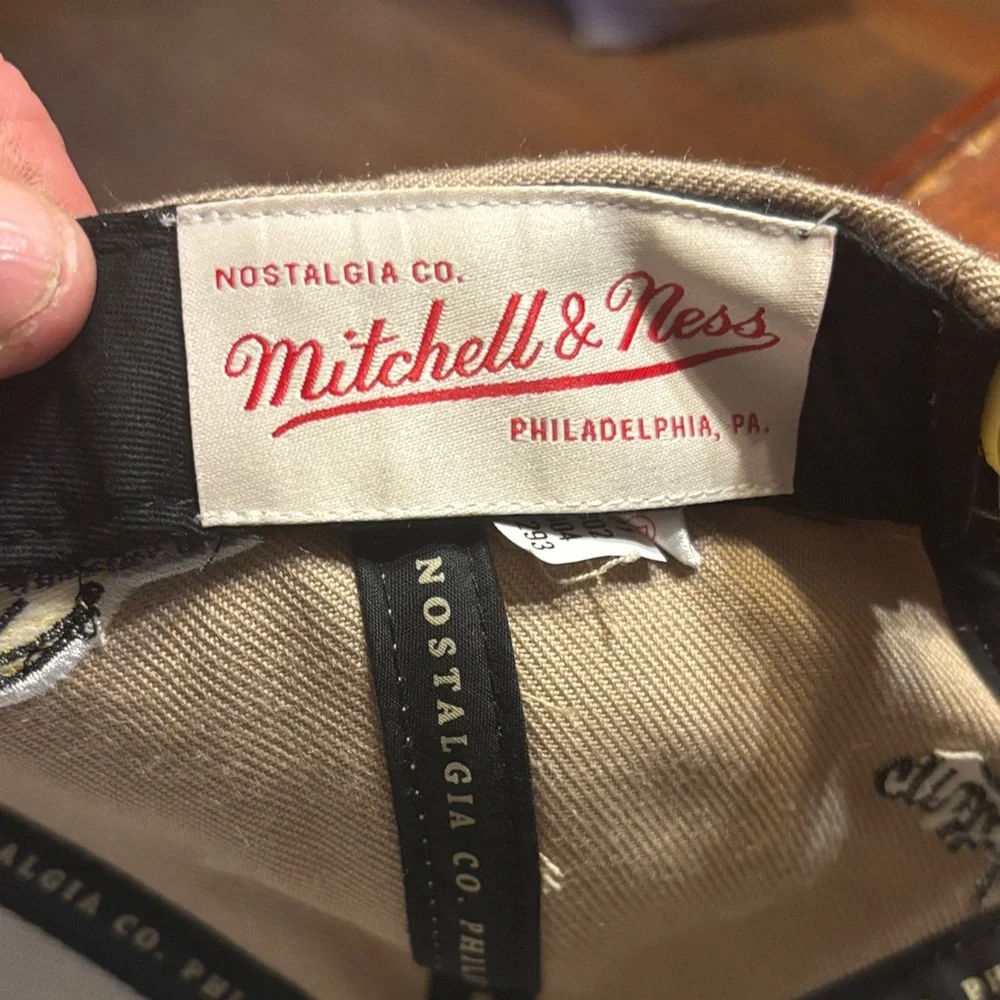 Mitchell & Ness NBA Finals 2001 Tan Hat lakers vs 76ers